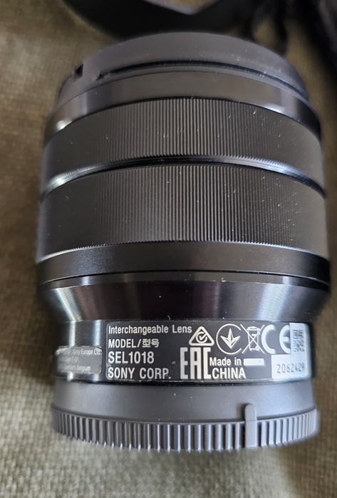 SONY E 10-18мм f4 OSS SEL1018 - ультраширокий зум-об'єктив