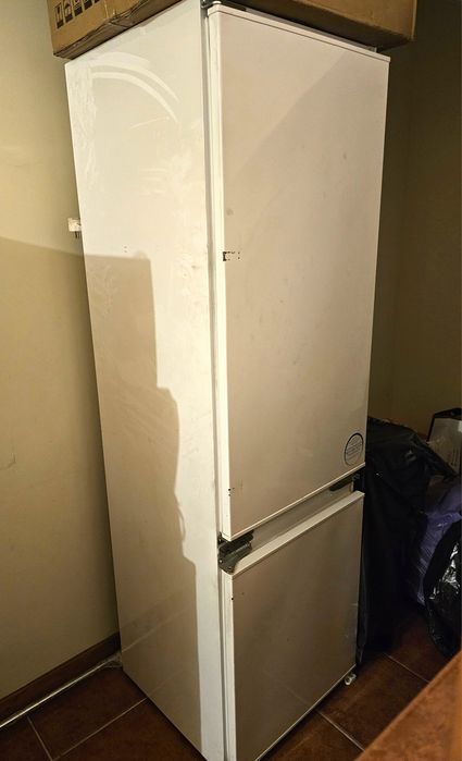 Frigorífico de encastrar BEKO