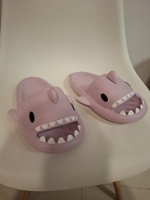 Klapki rekin rekinki shark kapcie lila 40 41 liliowe na basen