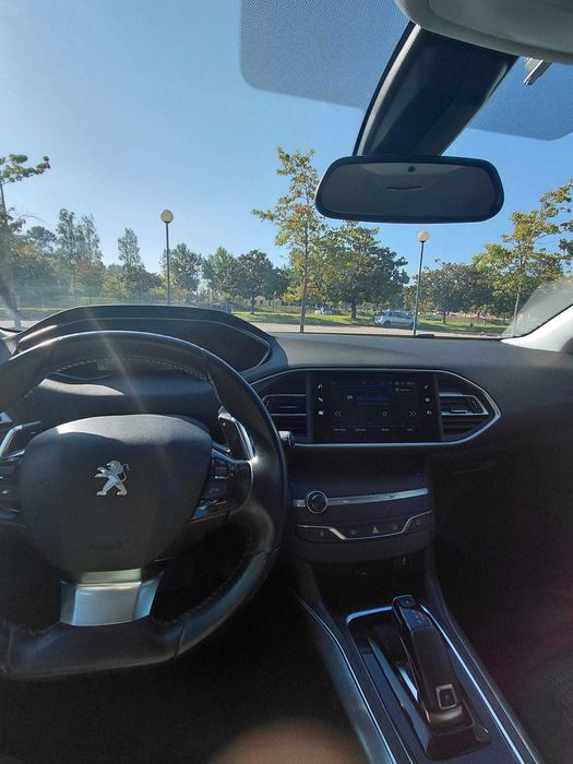 Peugeot 308 SW II 1.5HDI 130cv - Automatica 8 velocidades