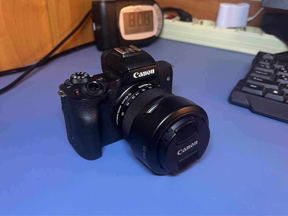 Canon m50 + Kit 15-45 + 50mm 1.8 -canon EF 50mm f/1.8
