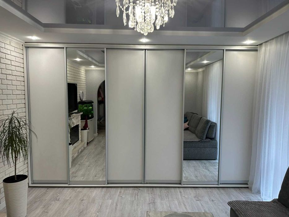 Шафа-купе готові та під замовлення