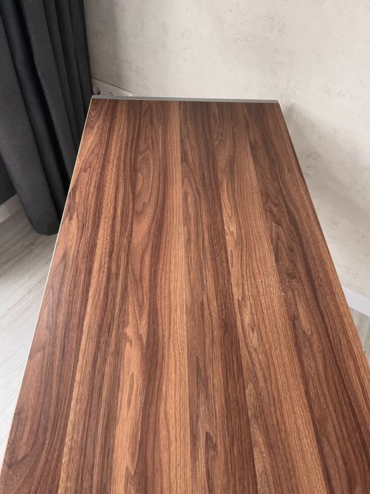 Стіл письмовий