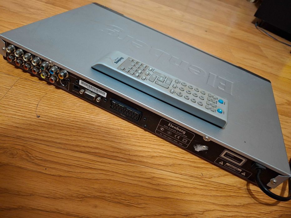 DVD плеер ELenberg - 2450. HPC  072.