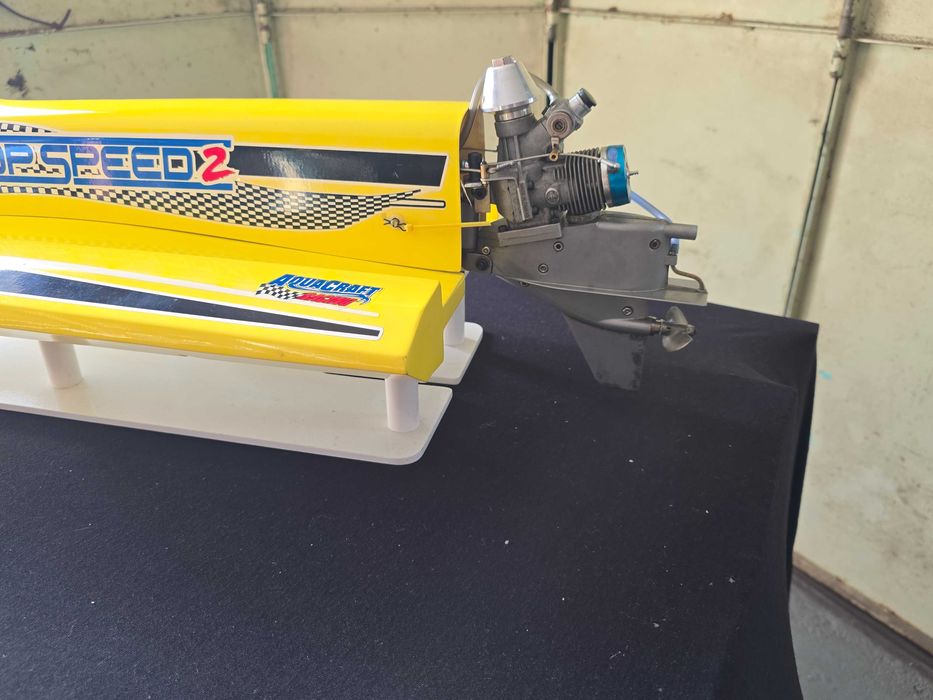 Barco rc nitro f1 aquacraft