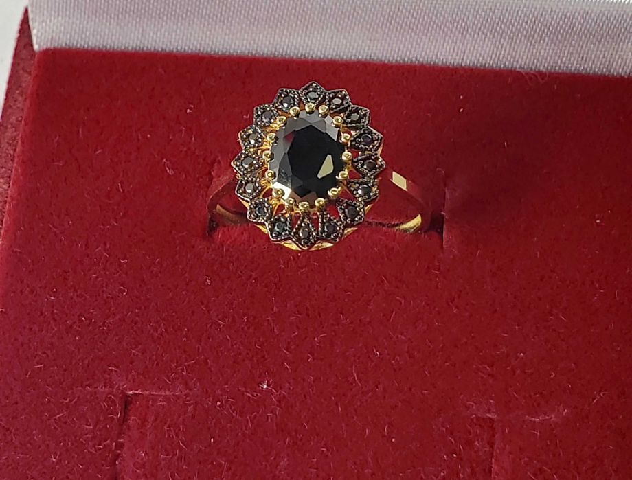 Złoty pierścionek CZARNĄ CYRKONIA 585 2,13 G ROZMIAR 13 NIENOSZONY