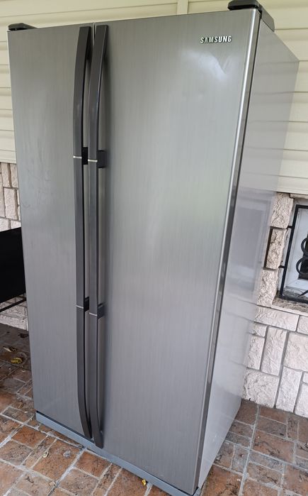 Холодильник Samsung