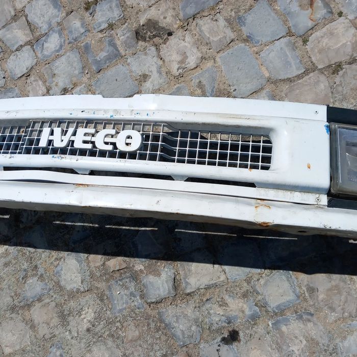 Grelha e farois iveco ano 2000