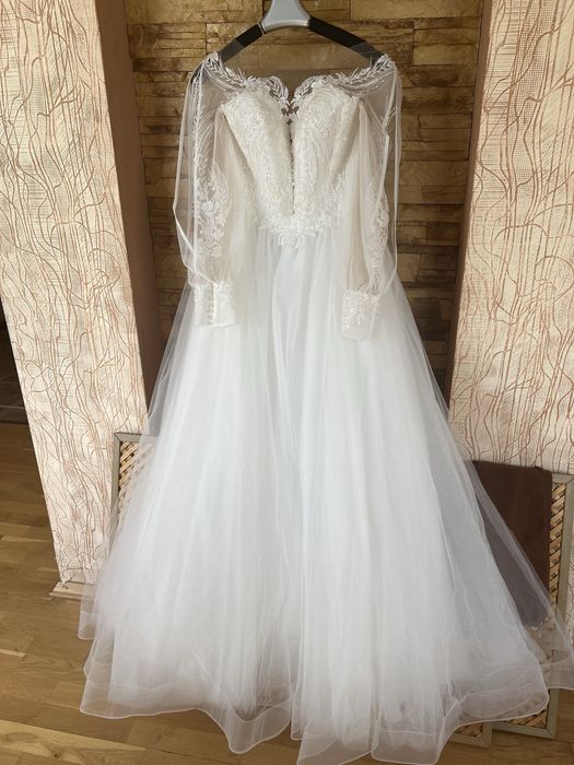 Весільня сукня нова не вдягнута