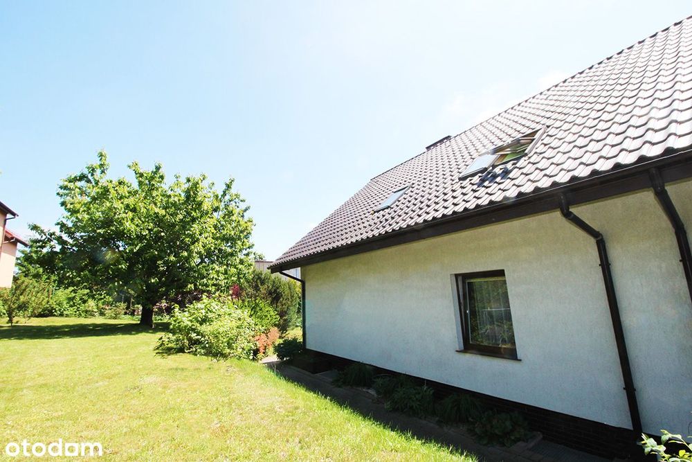 Dom w zabudowie bliźniaczej w spokojnej okolicy