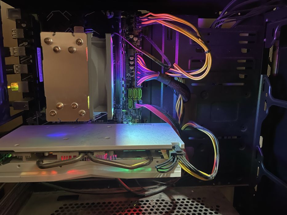 Повний ігровий-робочий компʼютер: 28 потоків | 32GB RAM | 2 Монітори |