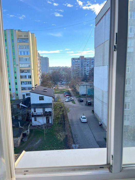 Продаж - кімната в гуртожитку, вул. Патона