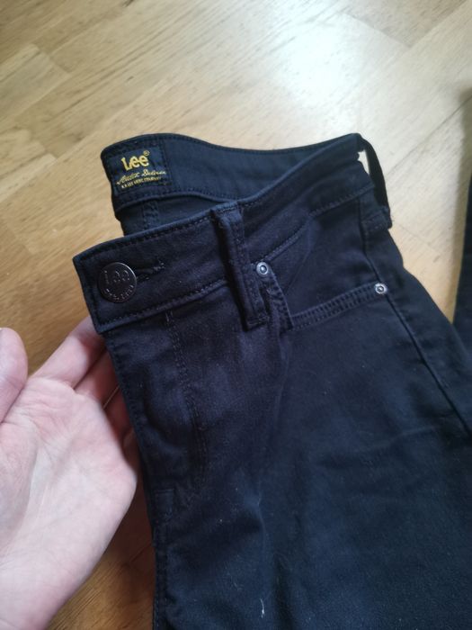 Lee scarlet 27/31 wąska nogawka