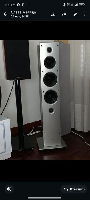 Um par de Colunas Loewe
