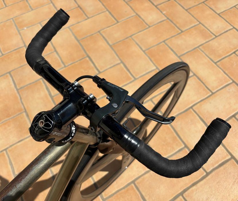 Custom Fixie DOSNOVENTA Barcelona + Wallmount