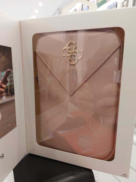Bolsas de Marca Guess.