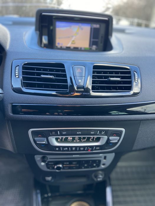 Продам авто рено меган 3 2012г 1.5 дизель BOSE