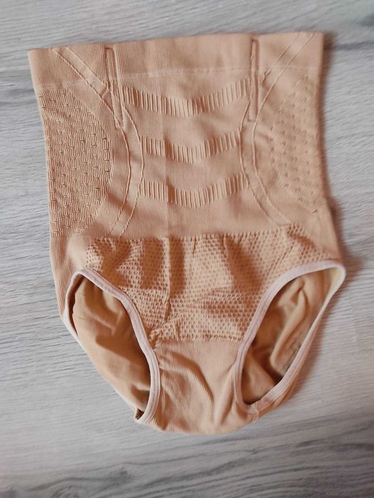 majtki wyszczuplające brzuch kremowe