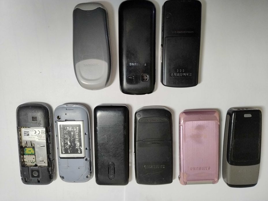 Продам кнопочные телефоны 9 шт.одним лотом.