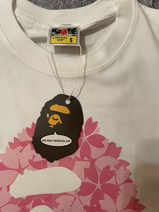 Футболки Bape Sakura