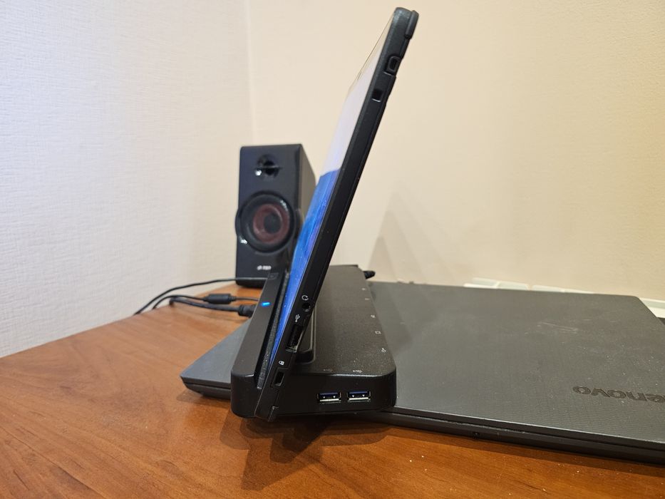 Планшет Fujitsu stylistic q738 8/512