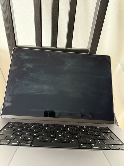 MacBook Pro 16” M2 Pro | 16 GB RAM | 1 TB SSD | Stan idealny | Tylko 4 cykle ładowania