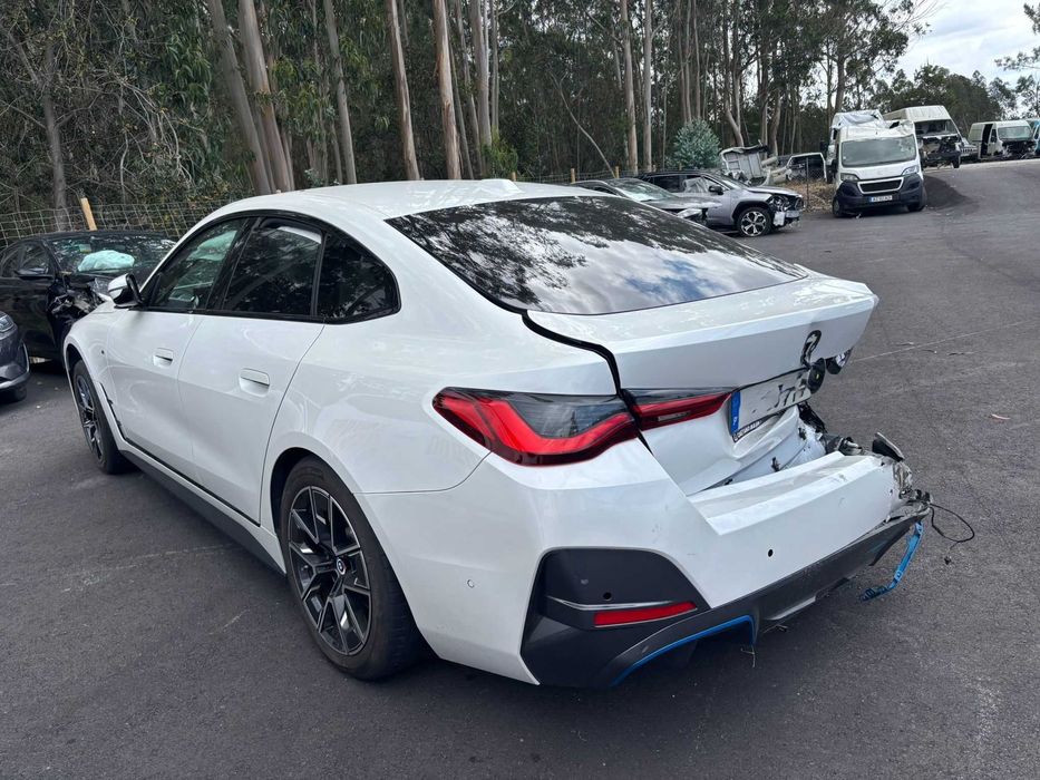 BMW i4  eDrive40