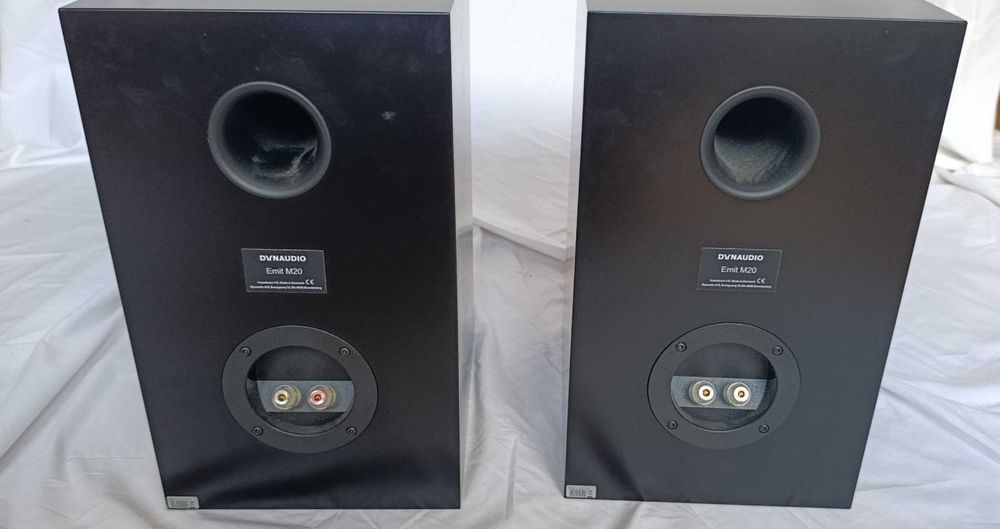 Dynaudio Emit M20 Satin Black - Par de colunas Hi-Fi, em excelente estado de conservação