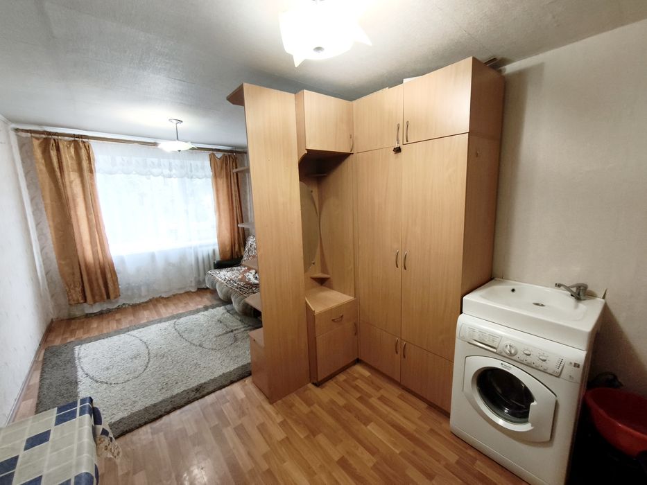 Продам кімнату з водою та пралкою вул. Хворостянка