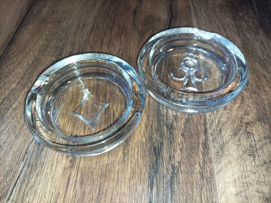 Popielniczki stare PRL szklane