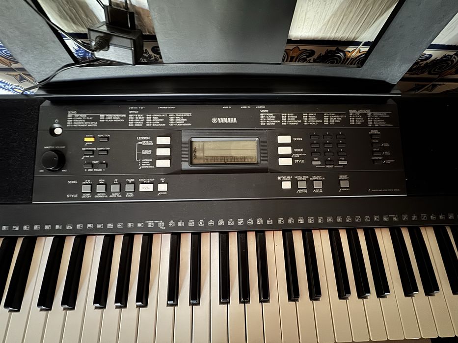 Teclado Yamaha PSR-E343