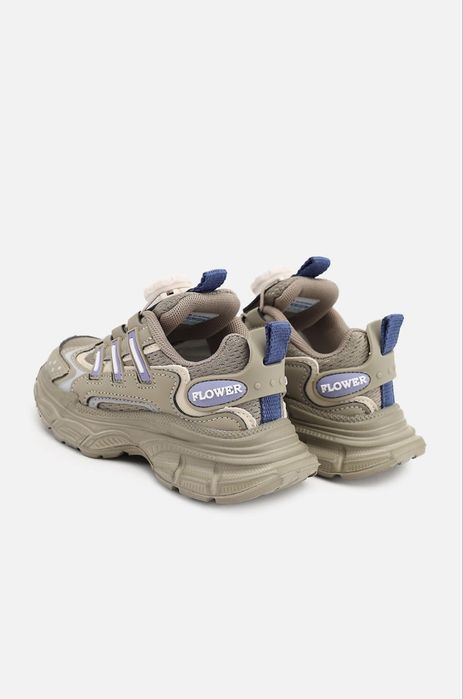 Стильні кросівки