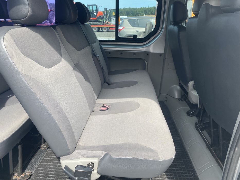 Samochód osobowy Renault Trafic