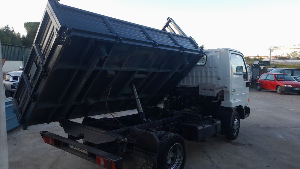 Nissan cabstar  Basculante