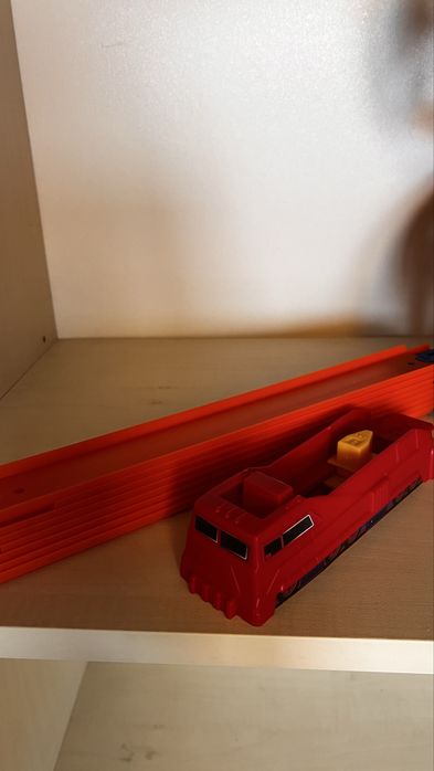 Tor Hot Wheels atak Nitrobota