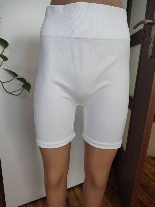 Białe krótkie  leginsy,spodenki Kappa Primark rozmiar S