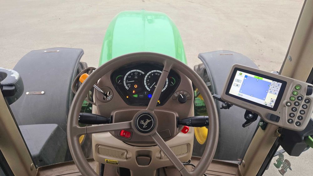 Трактор john deere 6930