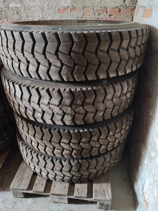 Продаю резину APLUS 12.00 R20 резина в дуже гарному стані