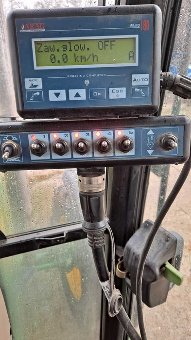 Opryskiwacz Krukowiak Apollo 2000 , lance hydrauliczne 15 m