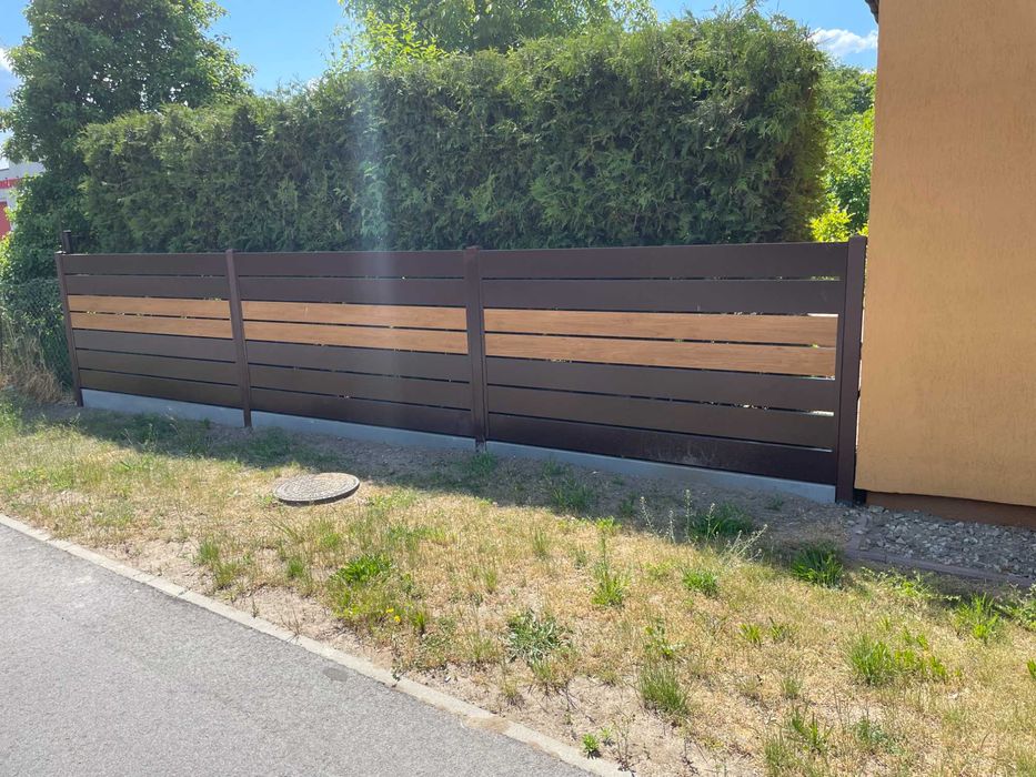 Nowoczesne Ogrodzenie Palisadowe z Montażem i Bramą