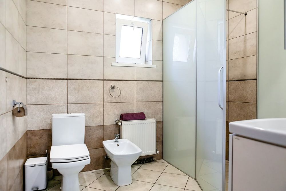 Продам домоволодіння з ремонтом з двох будинків в центрі Баварії