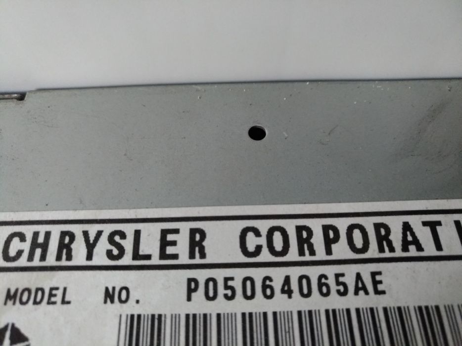 Auto Rádio cd Chrysler , Dodje , Jeep Cherokee REF: P05064.065AE