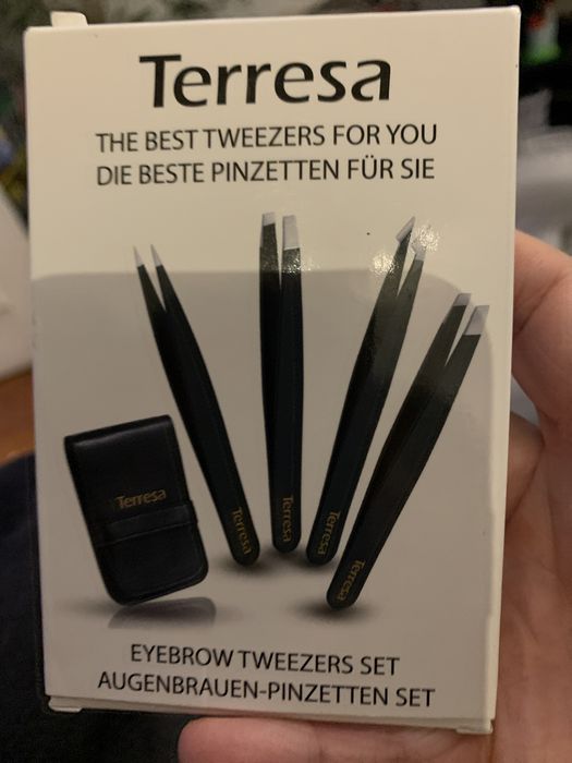 Estojo novo com várias pinças