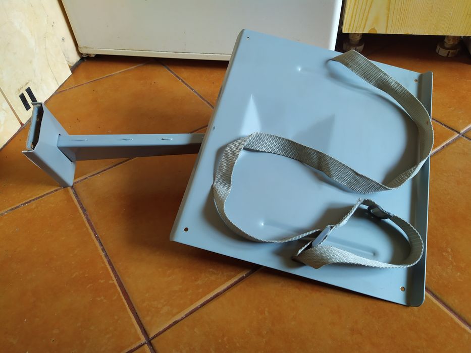 Uchwyt Półka Wieszak Ikea na pod telewizor