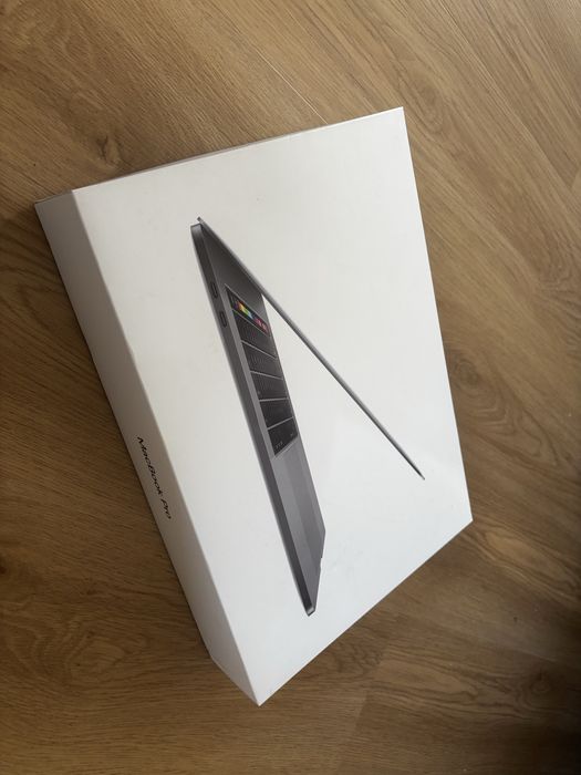 Macbook Pro 15’’ 2018 - só com ecran externo