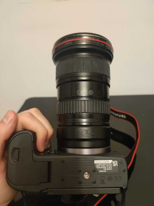 Canon EOS r7  SAMO BODY