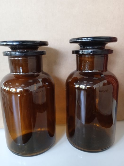 Штангласи, склянки з притертою пробкою різних емностей