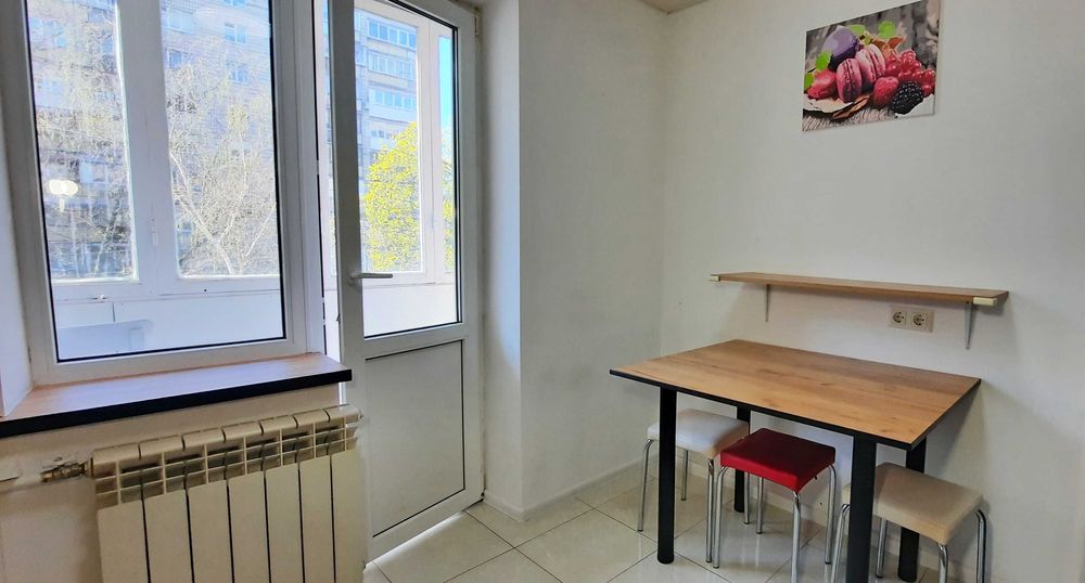 Оренда, 1-к, пр. Лісовий, 7, м. Чернігівська, з меблями