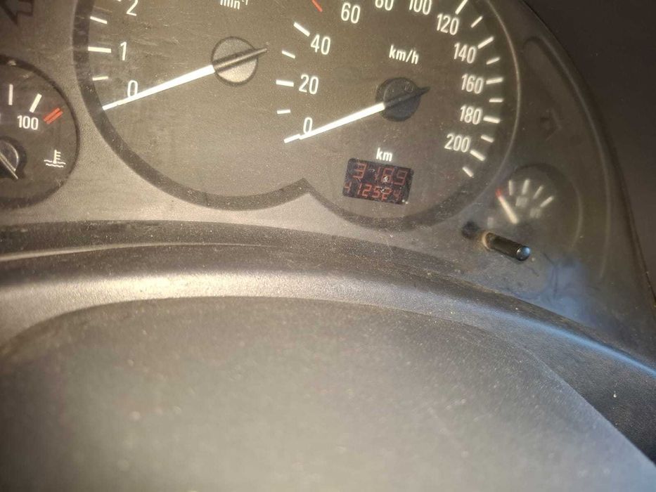 Sprzedam Opel Combo Grupa Chyżbet Sp.zo.o. Charsznica