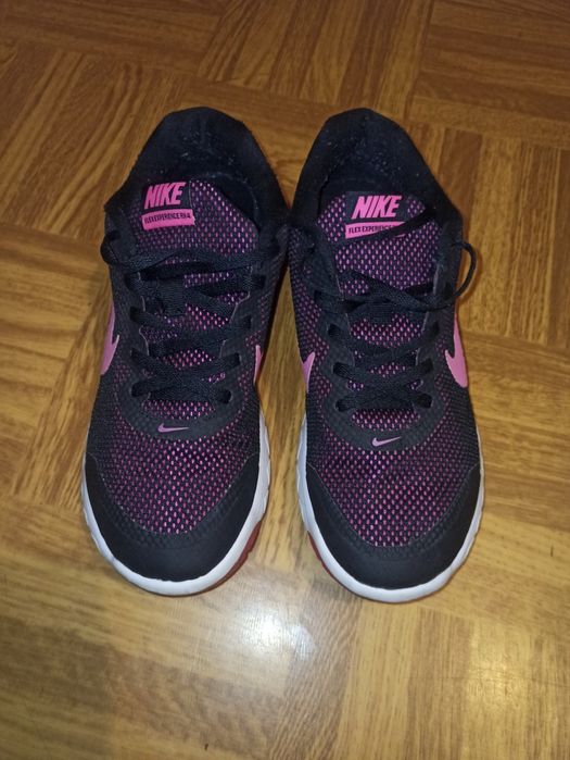 Кросівки жіночі Nike